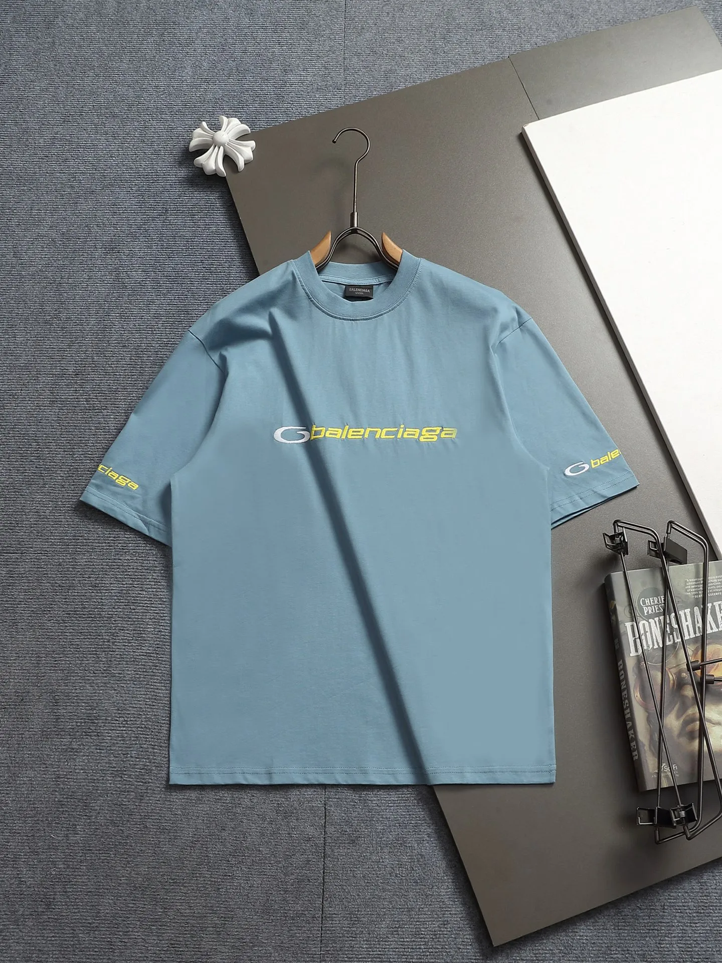 BALENCIAGA 2026 Logo ， Retro Same Style T 320 Versatile : Black Blue Size：XS S M L